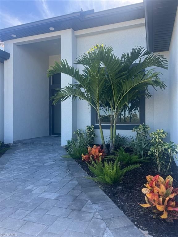 Image 4 of property listing at 3516 NW 9th TER, Cape Coral, FL 33993