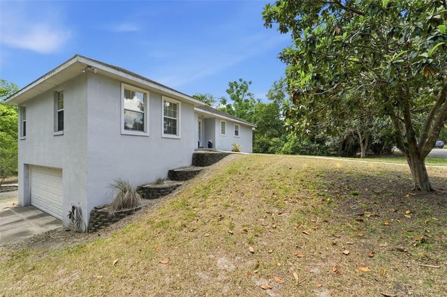 393 S DEXTER AVENUE, Deland, FL 32720