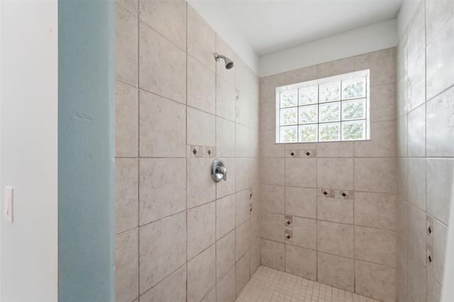 393 S DEXTER AVENUE, Deland, FL 32720