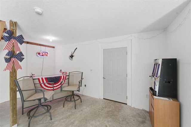 393 S DEXTER AVENUE, Deland, FL 32720