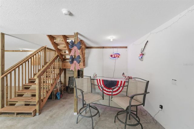 393 S DEXTER AVENUE, Deland, FL 32720