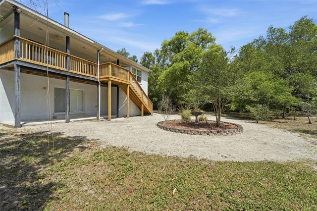 393 S DEXTER AVENUE, Deland, FL 32720