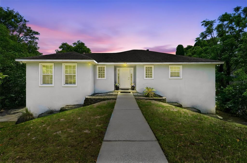 393 S DEXTER AVENUE, Deland, FL 32720