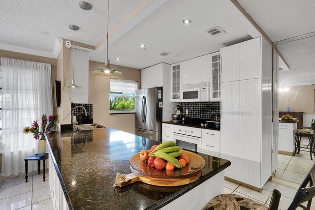 902 South Drive C, Delray Beach, FL 33445