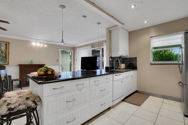 902 South Drive C, Delray Beach, FL 33445