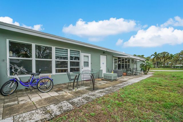 902 South Drive C, Delray Beach, FL 33445