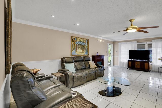 902 South Drive C, Delray Beach, FL 33445