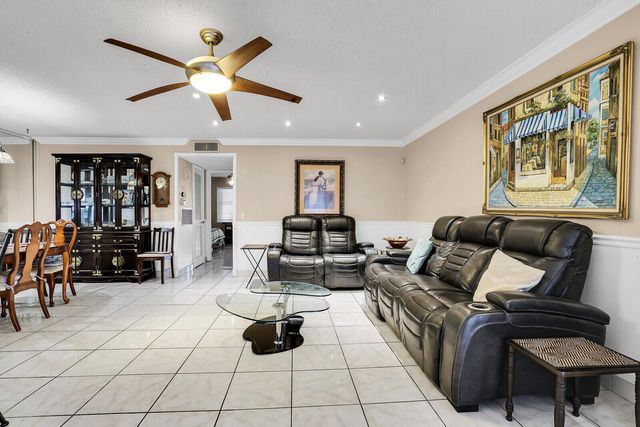 902 South Drive C, Delray Beach, FL 33445