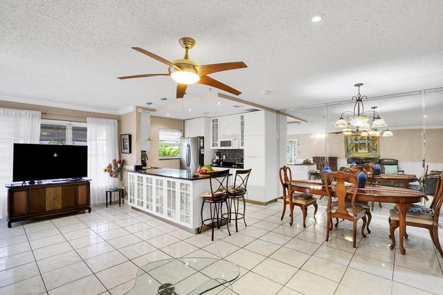 902 South Drive C, Delray Beach, FL 33445