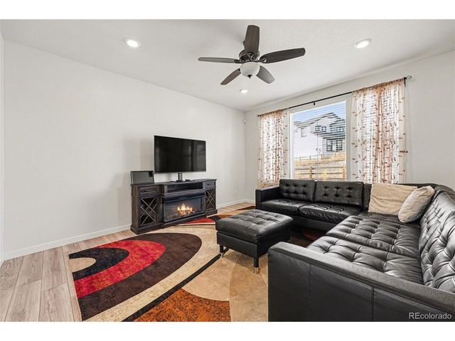 39149 Braxton Ln, Elizabeth, CO 80107