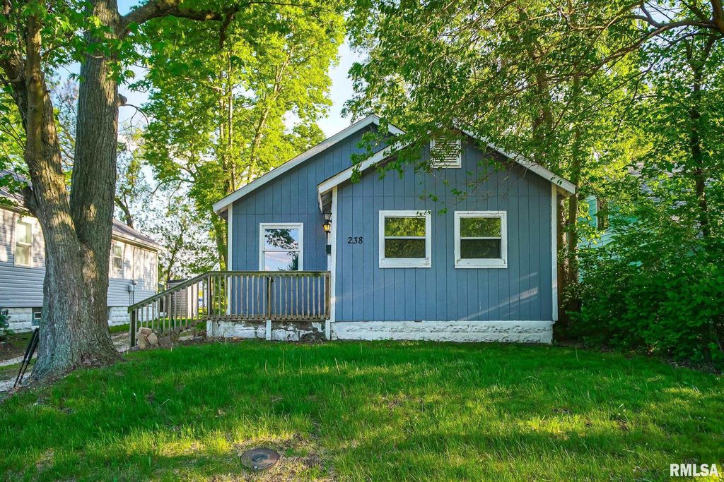238 COOPER Street, Pekin, IL 61554