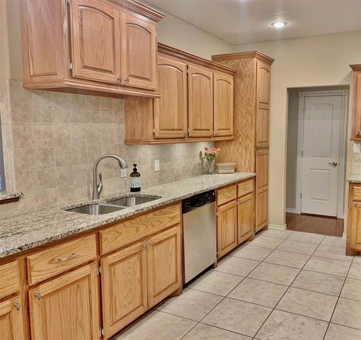 3608 NE Richmond ST, Lawton, OK 73507