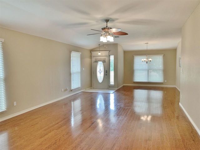 3608 NE Richmond ST, Lawton, OK 73507