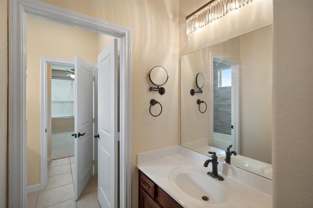 13906 Lake Benbrook Drive, Houston, TX 77044