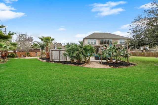 13906 Lake Benbrook Drive, Houston, TX 77044