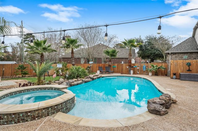 13906 Lake Benbrook Drive, Houston, TX 77044