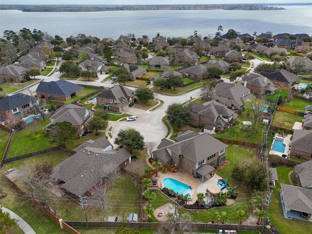 13906 Lake Benbrook Drive, Houston, TX 77044