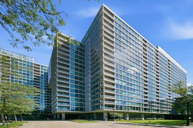 9655 WOODS Drive 1806, Skokie, IL 60077