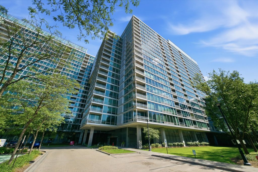 9655 WOODS Drive 1806, Skokie, IL 60077
