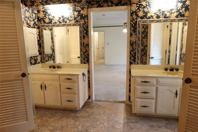 1804 High Vista Court, Fort Worth, TX 76112