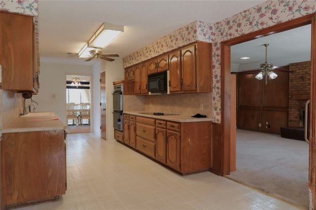 1804 High Vista Court, Fort Worth, TX 76112