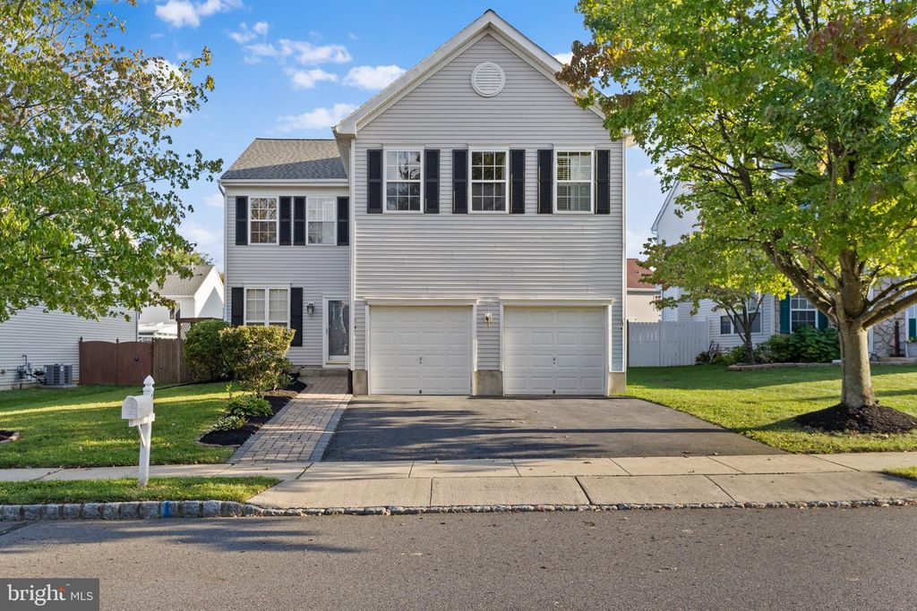 6 DURHAM DR, COLUMBUS, NJ 08022 — exterior