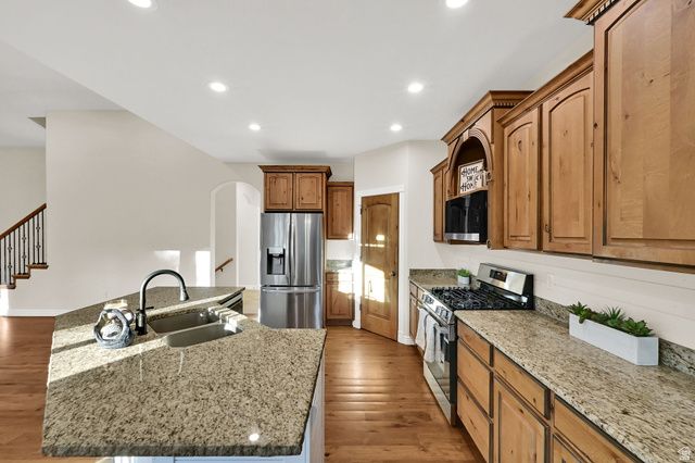 15596 S BROKEN ARROW DR, Bluffdale, UT 84065