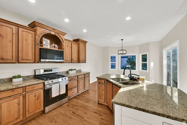 15596 S BROKEN ARROW DR, Bluffdale, UT 84065