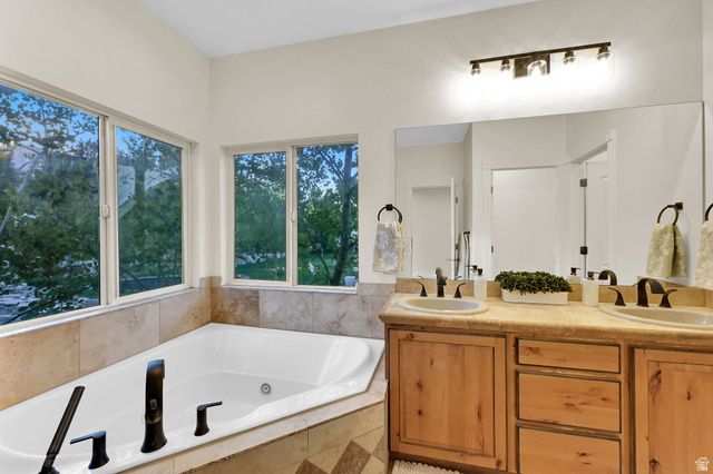 15596 S BROKEN ARROW DR, Bluffdale, UT 84065