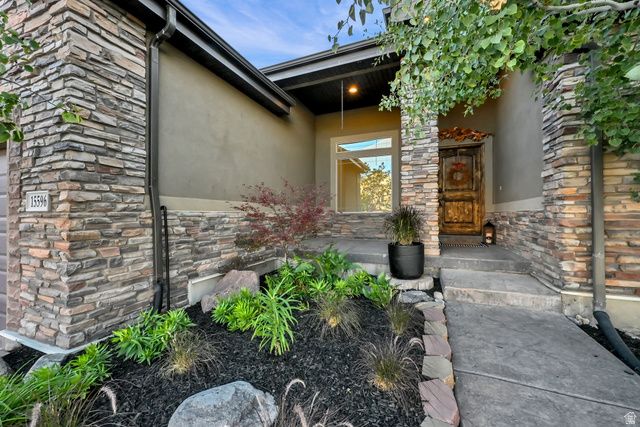 15596 S BROKEN ARROW DR, Bluffdale, UT 84065