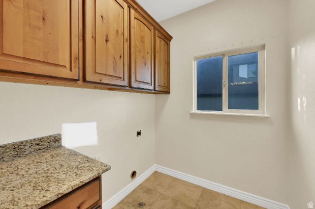 15596 S BROKEN ARROW DR, Bluffdale, UT 84065