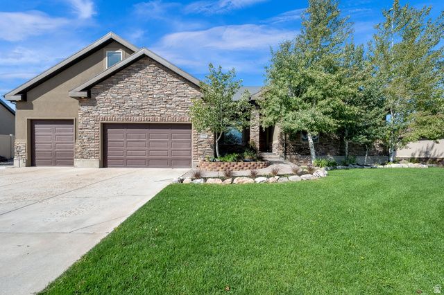 15596 S BROKEN ARROW DR, Bluffdale, UT 84065