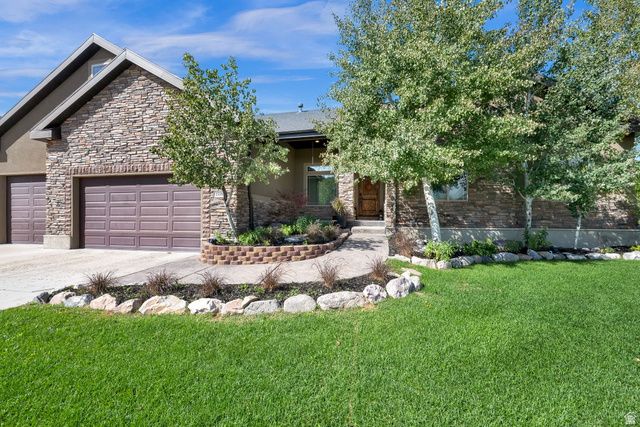 15596 S BROKEN ARROW DR, Bluffdale, UT 84065