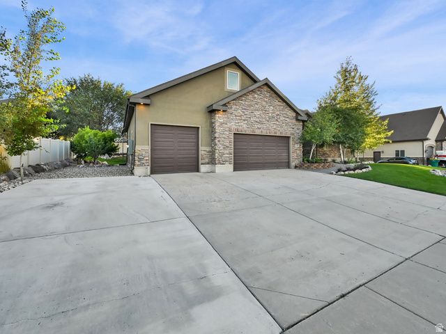 15596 S BROKEN ARROW DR, Bluffdale, UT 84065