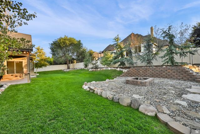 15596 S BROKEN ARROW DR, Bluffdale, UT 84065