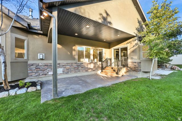 15596 S BROKEN ARROW DR, Bluffdale, UT 84065