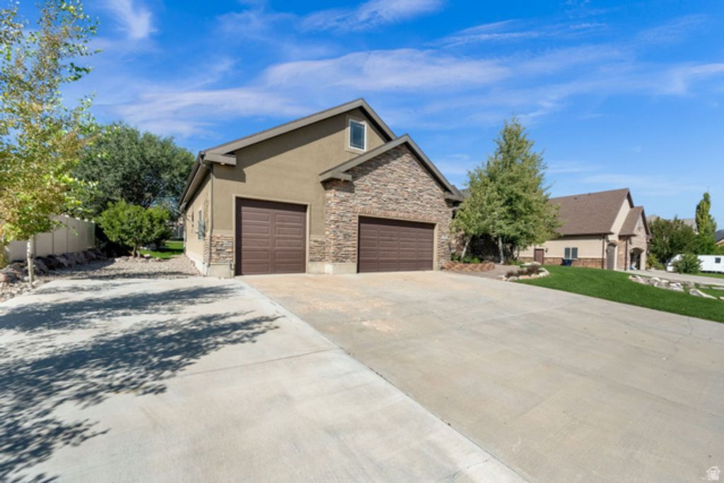 15596 S BROKEN ARROW DR, Bluffdale, UT 84065 — photo 3