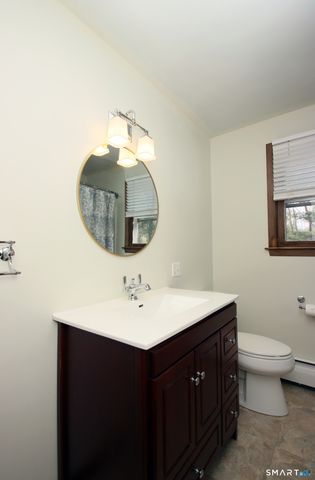 13 Twin Circle Road, West Haven, CT 06516