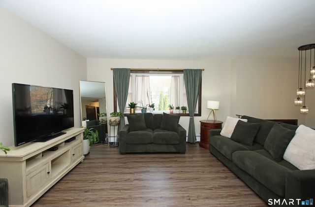 13 Twin Circle Road, West Haven, CT 06516