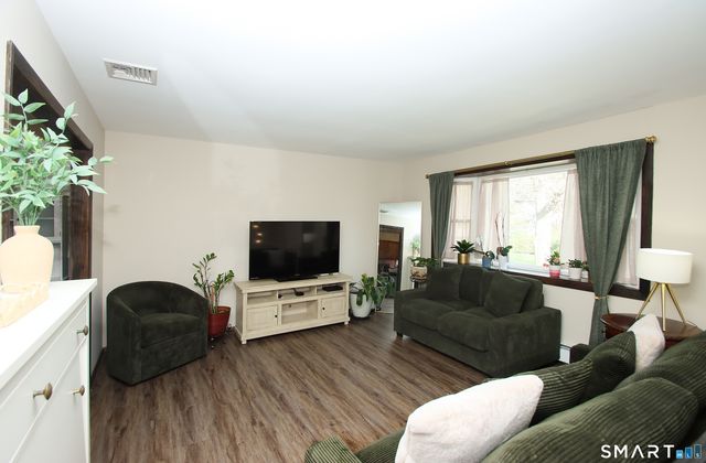 13 Twin Circle Road, West Haven, CT 06516