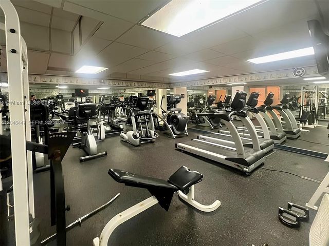 2899 Collins Avenue 905, Miami Beach, FL 33140