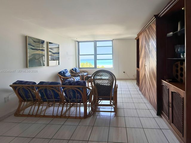 2899 Collins Avenue 905, Miami Beach, FL 33140