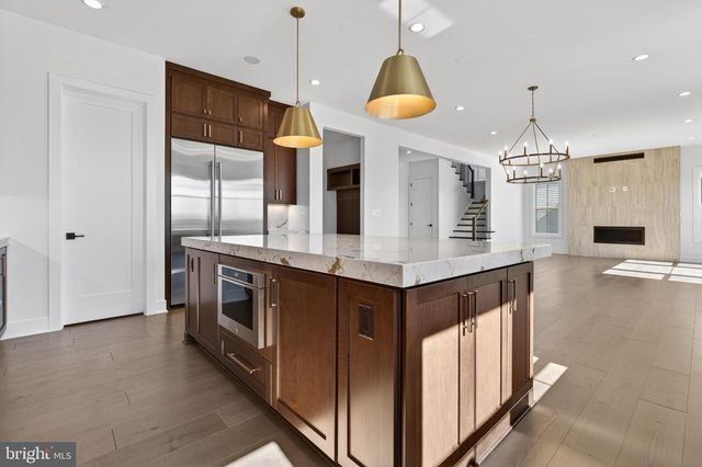 861 N MANCHESTER ST, Arlington, VA 22205