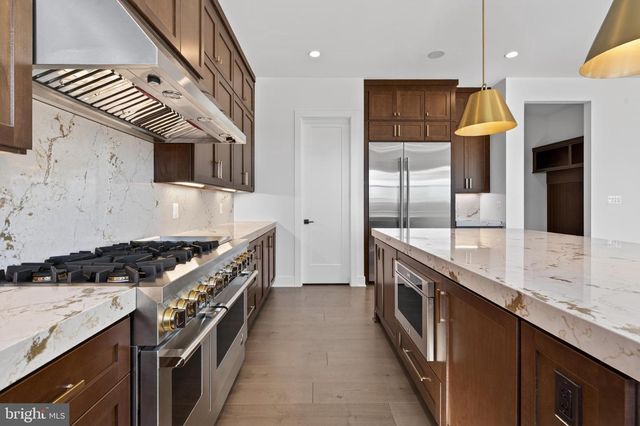 861 N MANCHESTER ST, Arlington, VA 22205