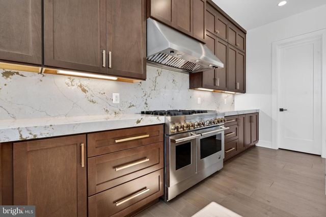 861 N MANCHESTER ST, Arlington, VA 22205