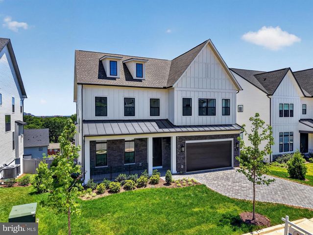 861 N MANCHESTER ST, Arlington, VA 22205