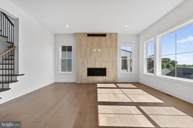 861 N MANCHESTER ST, Arlington, VA 22205