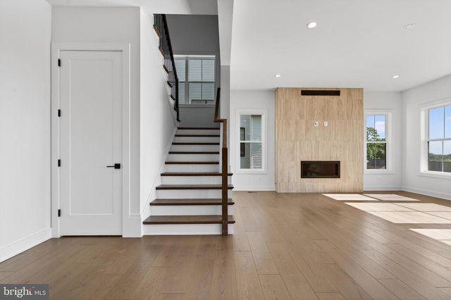 861 N MANCHESTER ST, Arlington, VA 22205