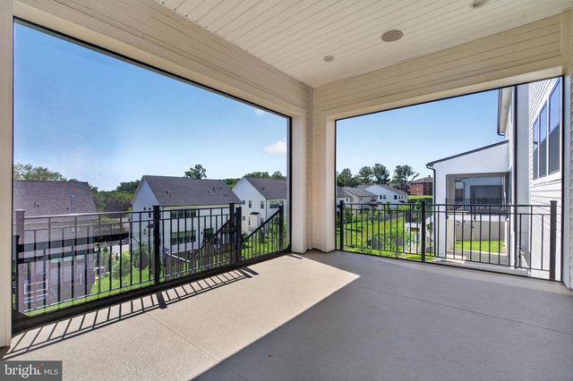 861 N MANCHESTER ST, Arlington, VA 22205