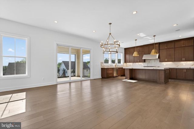 861 N MANCHESTER ST, Arlington, VA 22205